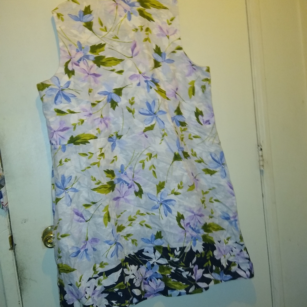 Dress. - Picture 2 of 3